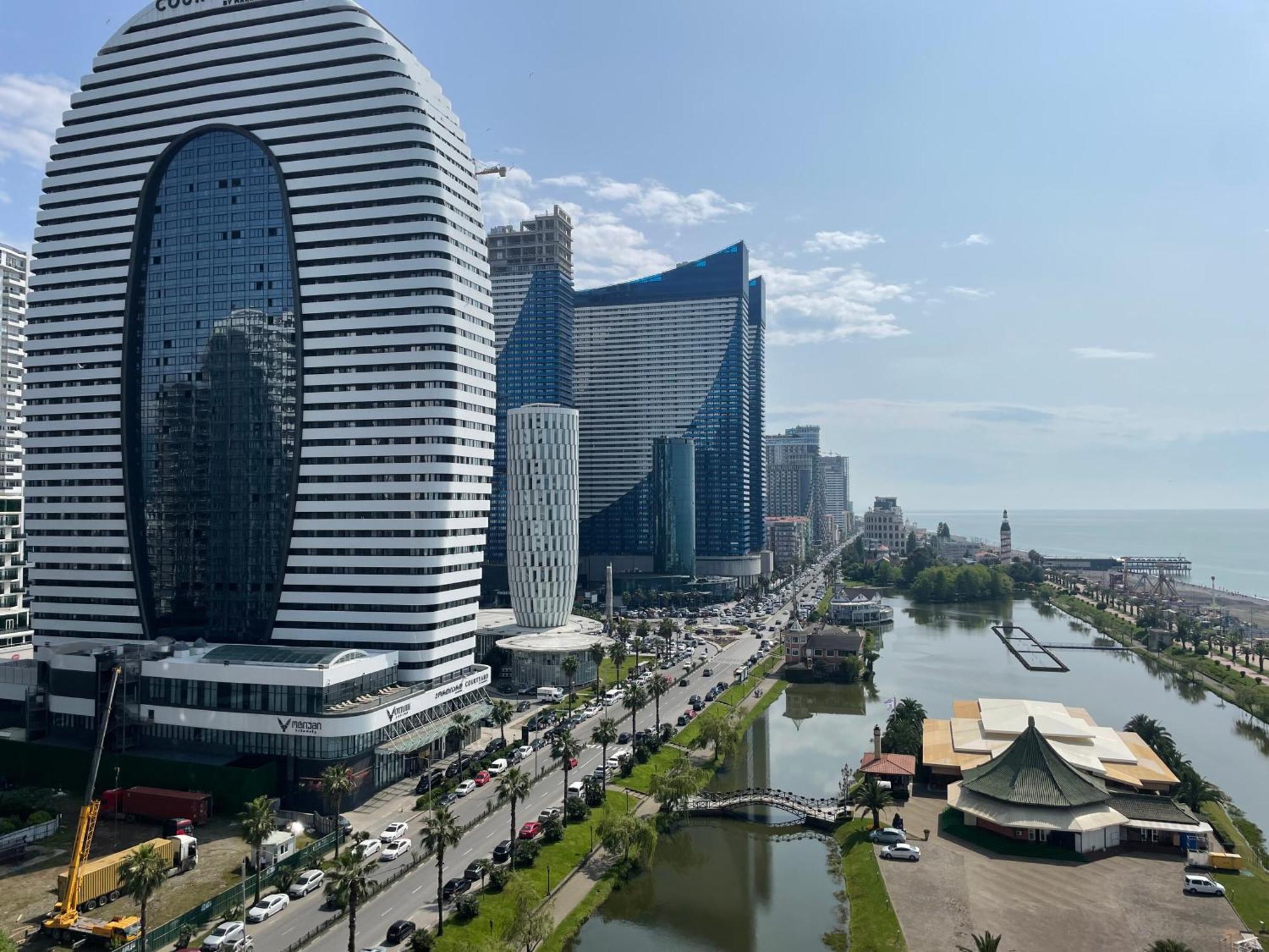 Апартаменты Batumi Seaside Magnolia Экстерьер фото