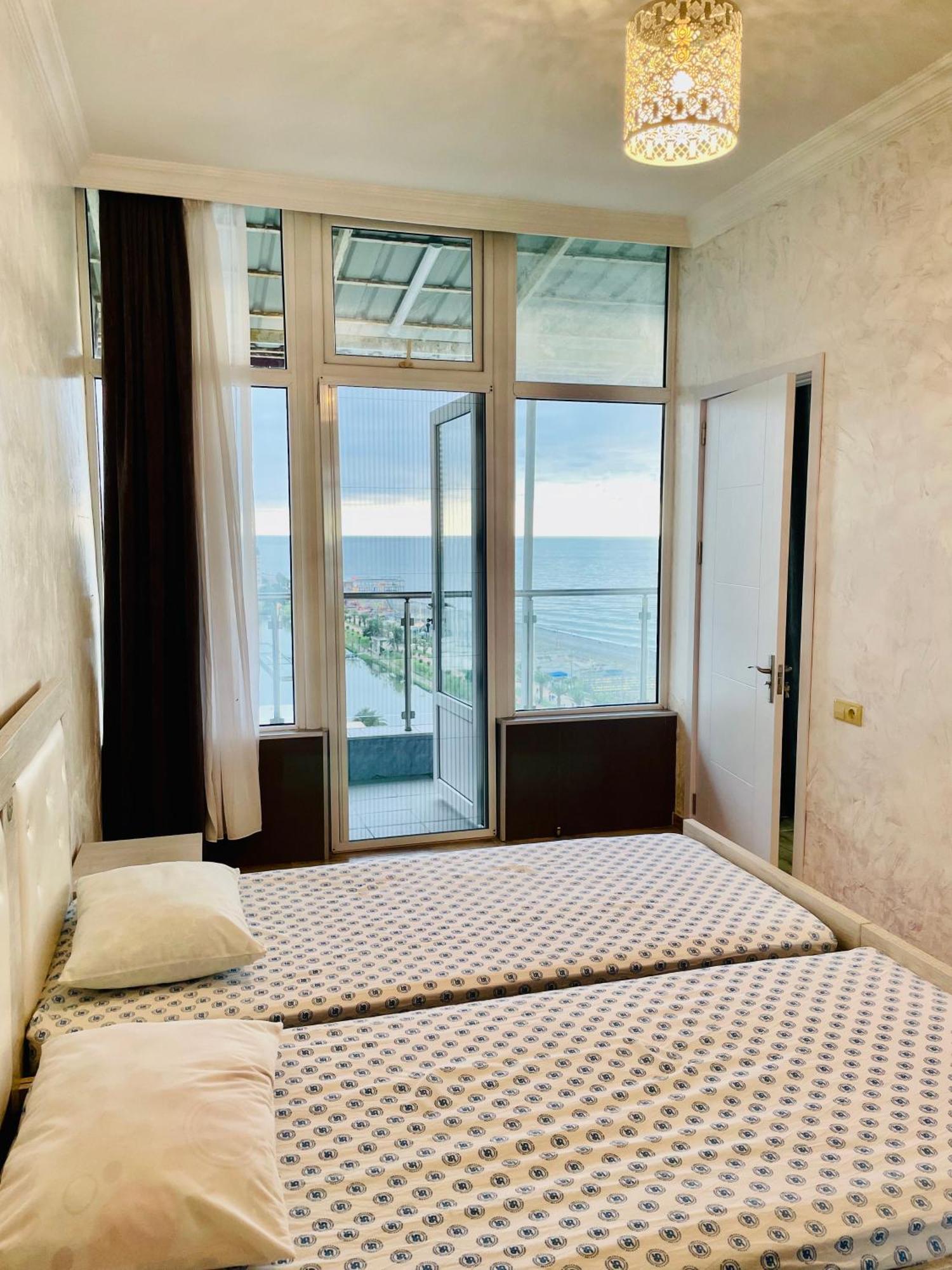 Апартаменты Batumi Seaside Magnolia Экстерьер фото
