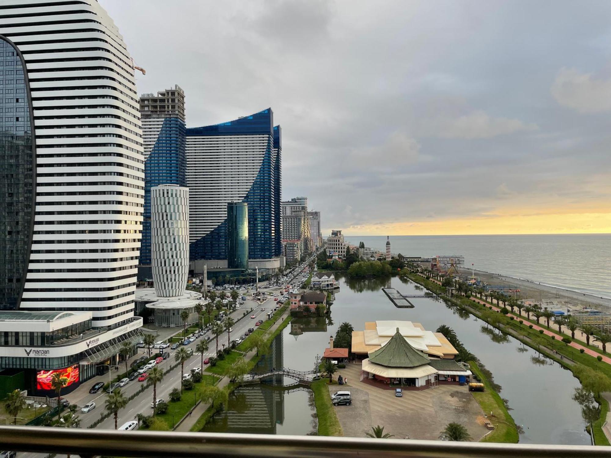 Апартаменты Batumi Seaside Magnolia Экстерьер фото