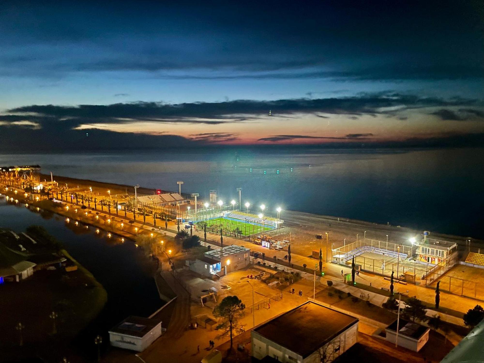 Апартаменты Batumi Seaside Magnolia Экстерьер фото